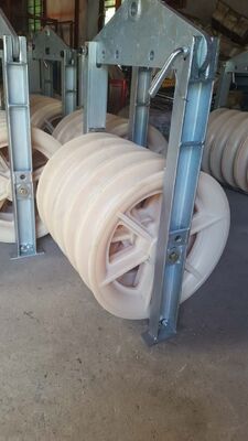 20KN Rated Load MC Nylon Construction Single Sheave Conductor Stringing Blocks and Aerial Roller