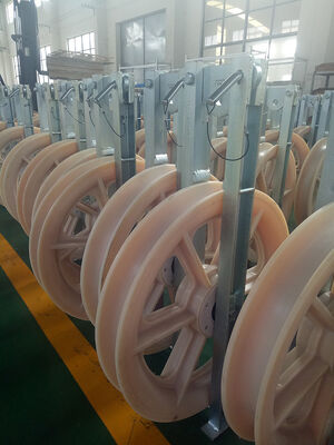 660*100mm Wheel Size Stringing Blocks with Nylon Sheave Material for 200 Kg To 1500 Kg Weight Range